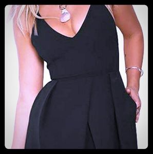 EliaCher Small 4-6 Black Midi Dress